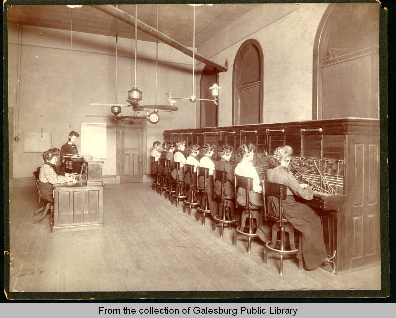 1907 Central Union Telephone Operators located above the Farmers & Mechanics Bank.