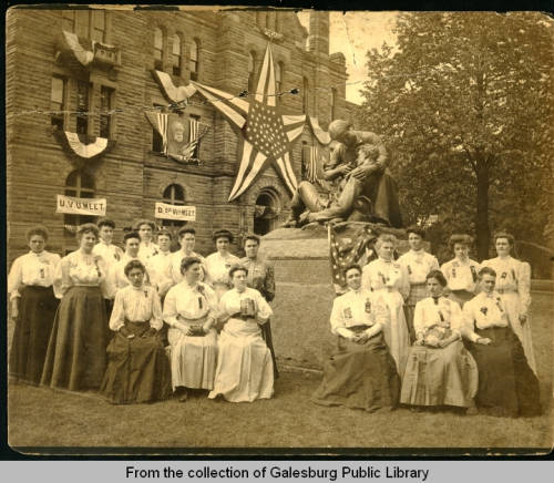Daughters of Civil War veterans at Mother Bickerdyke Memorial Statue, 1906.